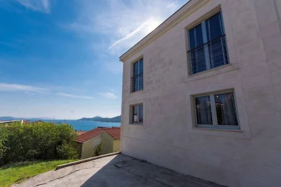 Ferienwohnung mit Terrasse und Klimaanlage