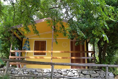 Bungalow mit Veranda und Pool