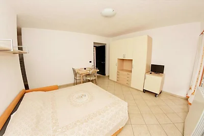 Studio mit Klimaanlage und Pool