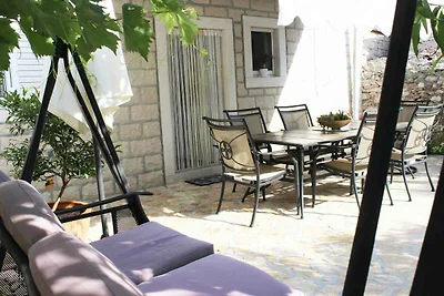 Ferienwohnung mit Terrasse und Grill