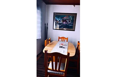 Ferienhaus mit Terrasse und grossen Garten