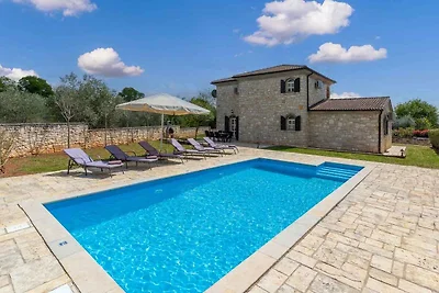 Villa mit Klimaanlage und Pool