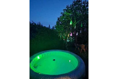 Ferienhaus in der Natur mit Whirlpool und Sau