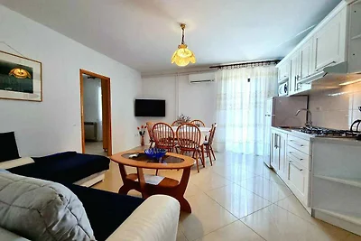 Ferienwohnung mit Klimaanlage und Balkon