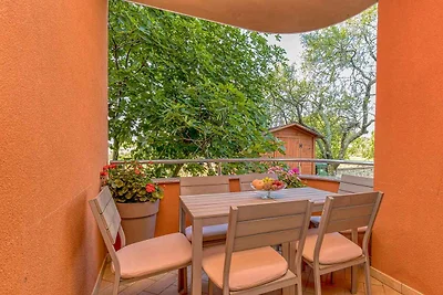 Apartment mit drei Schlafzimmern, Balkon und 