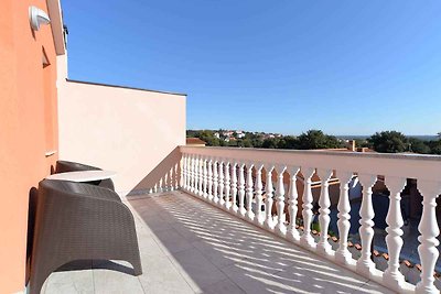 Ferienhaus mit umzäunten Grundstück und Pool