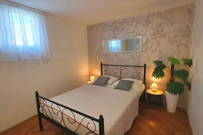 Ferienwohnung mit Terrase und Klimaanlage