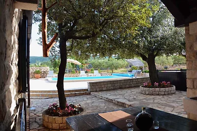 Villa mit Pool in abgeschiedener und ruhiger