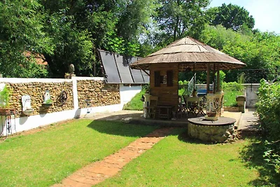 Ferienhaus mit solarbeheiztem Pool und