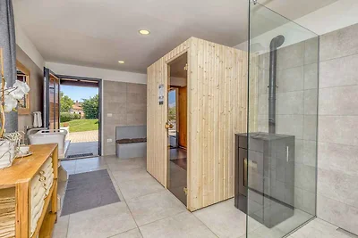 Studio mit Wellnessbereich