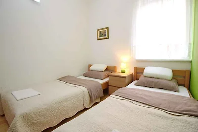 Ferienwohnung mit Terrasse und Klimaanage