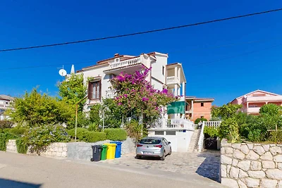 Ferienwohnung mit Terrasse und Grill