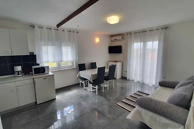 Ferienwohnung mit grosser Terrasse und Grill