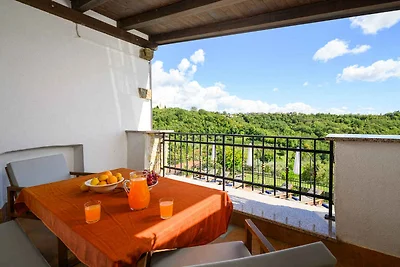 Villa mit Pool und Garten