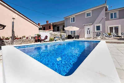 Ferienhaus mit Aussenpool