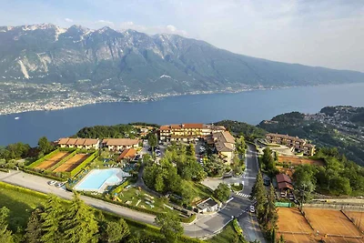 Hotelapartment mit seitlicher Seeblick