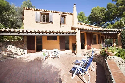 Villa mit Klimaanlage und Terrasse