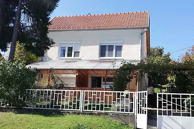 Ferienhaus mit Terrasse und Garten
