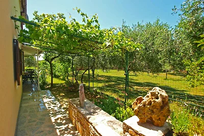 Ferienhaus mit Pool und Klimaanlage