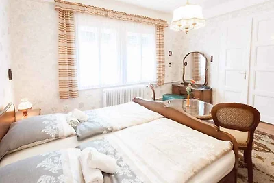 Ferienhaus mit Garten in toller Lage und bürg