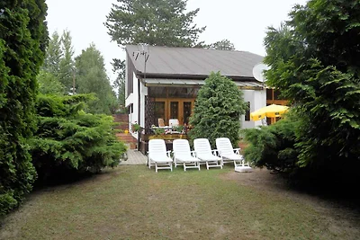 Ferienhaus mit grossem, gepflegtem Garten
