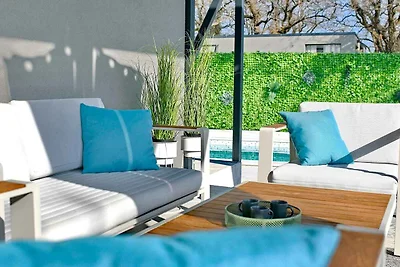 Villa mit Klimaanlage und Pool