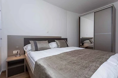 Ferienwohnung mit Balkon und Klimaanlage