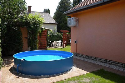 Ferienhaus mit Pool, Klimaanlage und Grill