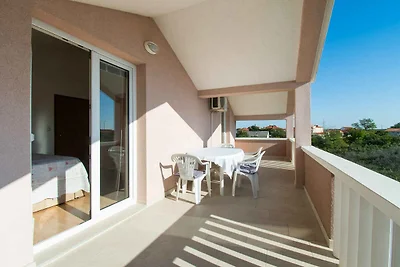 Ferienwohnung mit Balkon und Pool