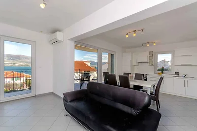 Ferienwohnung mit Klimaanlage und Blick auf d