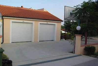 Appartamento Vacanza con famiglia Privlaka