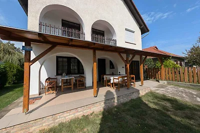 Ferienhaus mit Innenpool, Whirlpool und Sauna