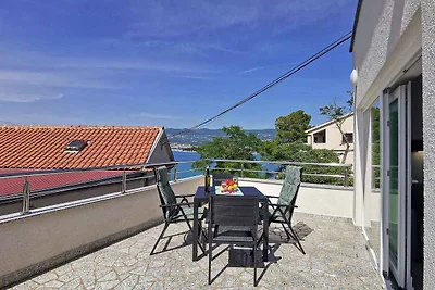 Studio mit Balkon und Klimaanlage