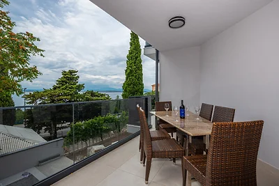 Ferienwohnung mit Meerblick und Pool