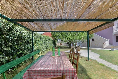 Villa mit Pool und Klimaanlage