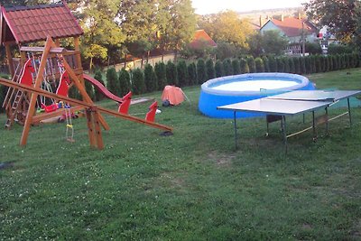 Ferienwohnung mit Kinderspielplatz und Pool