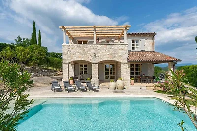 Villa mit Klimaanlage und Pool