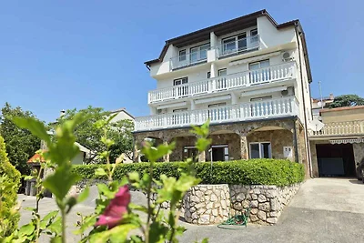 Ferienwohnung mit Balkon, 150 m vom Meer