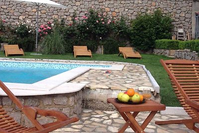 Ferienwohnung mit Pool und grosser Terrasse