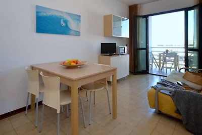 Studio mit Klimaanlage und Balkon