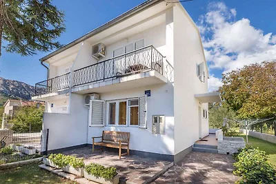 Ferienwohnung mit Garten und Klimaanlage