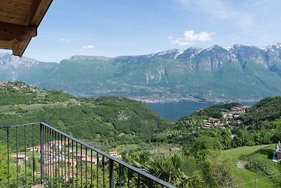 Ferienwohnung mit Terrasse und Seeblick