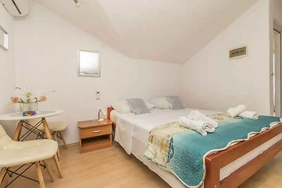 Familiäre VillaArta auf Murter mit Meerblick 