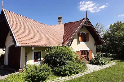 Ferienhaus mit riesengrossem Grundstück und A