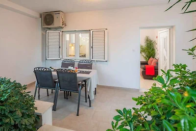 Gemütliche Ferienwohnung Natasa in Seget Vran