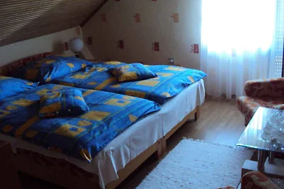 Ferienhaus mit Color-SAT-TV und Mikrowelle