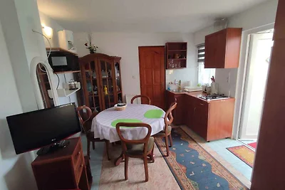 Studio mit überdachter Terrasse und Billard, 