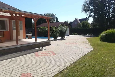 Ferienhaus mit Pool und Internet