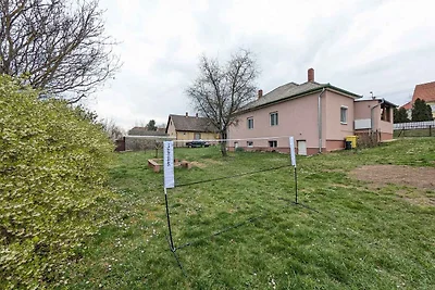 Ferienhaus mit Terrasse und grossem Garten