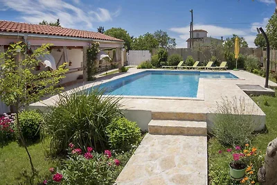 Ferienhaus mit Pool in der nähe vom Krka